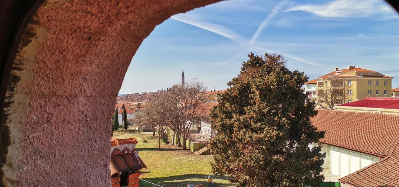 Apartments And Room Pergola Rovinj Exterior foto