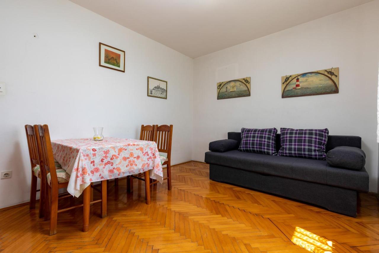 Apartments And Room Pergola Rovinj Exterior foto