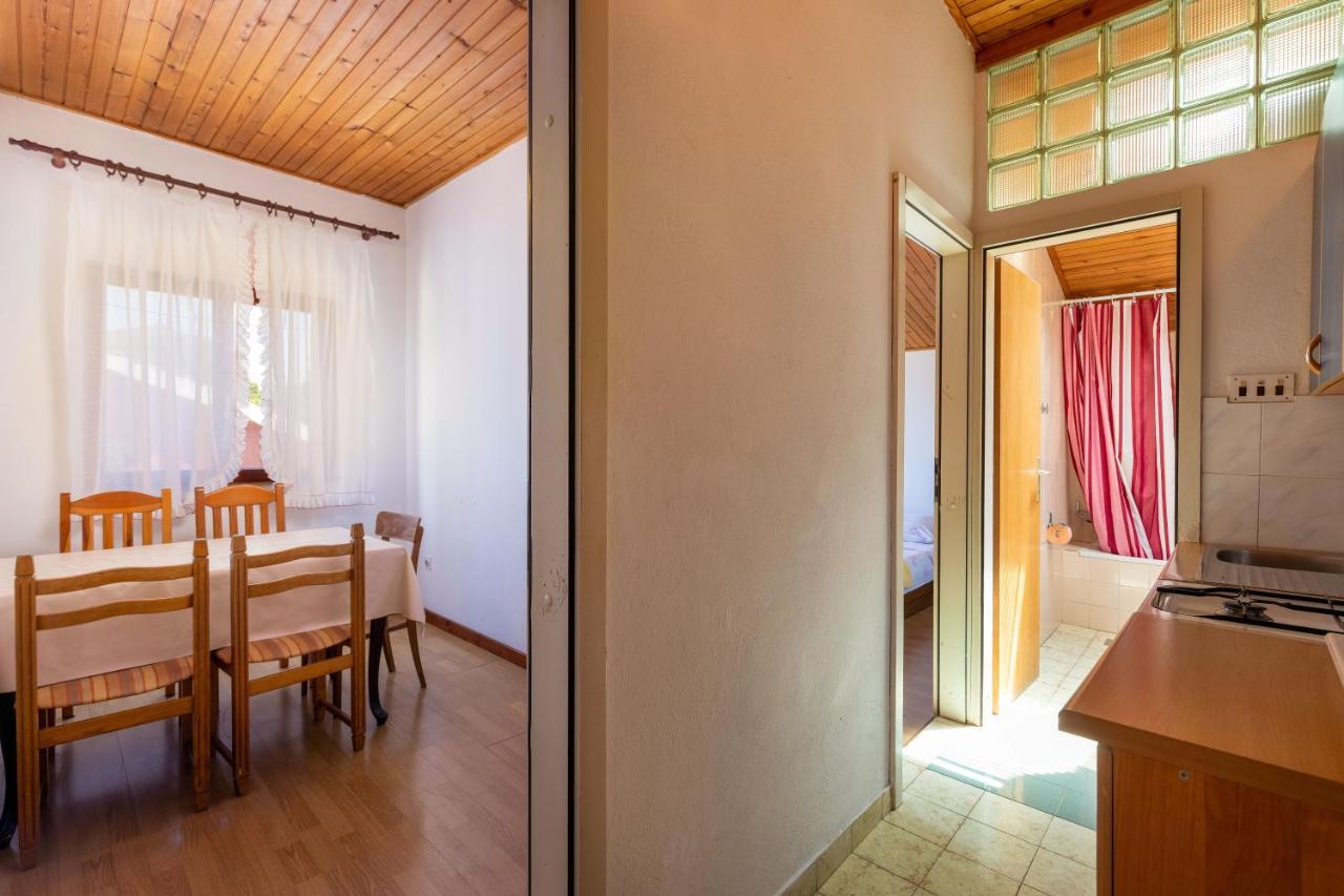 Apartments And Room Pergola Rovinj Exterior foto