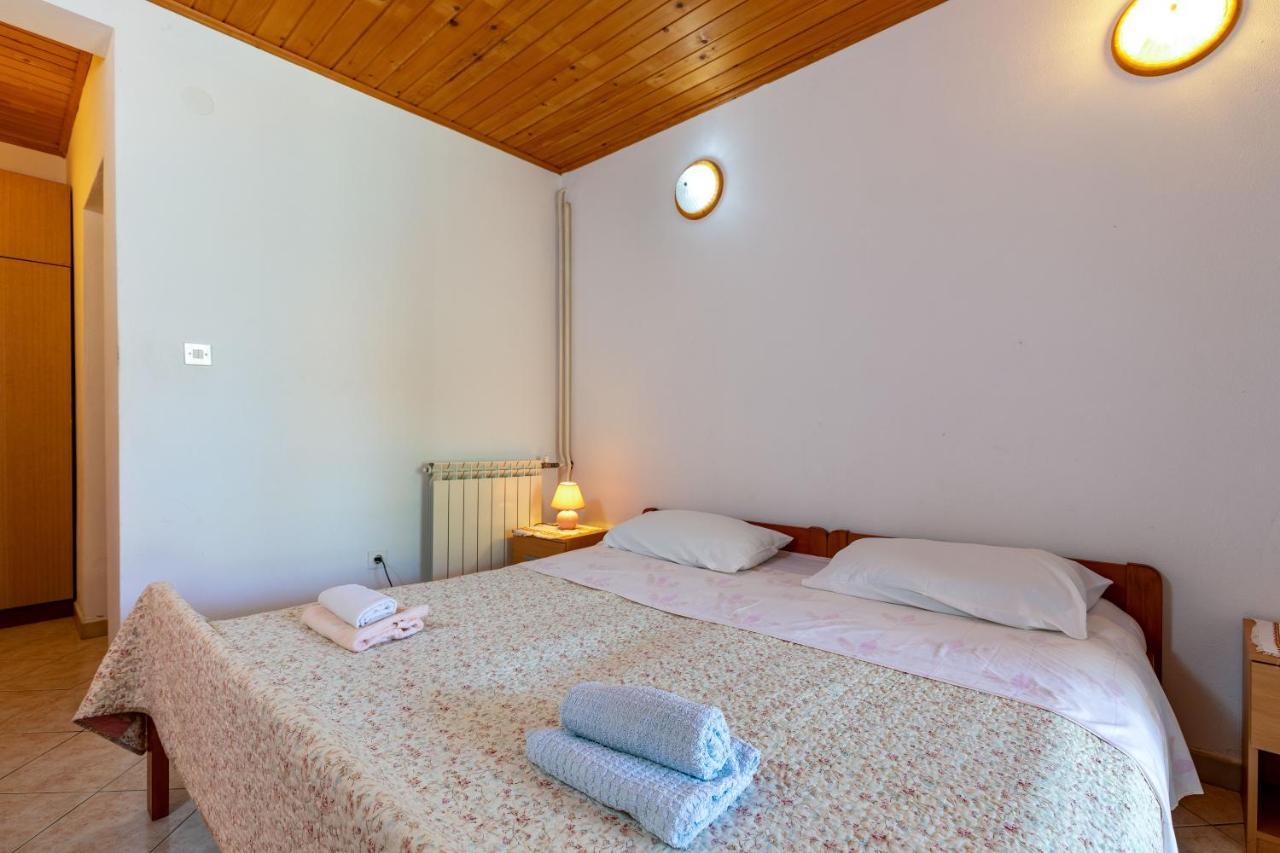 Apartments And Room Pergola Rovinj Exterior foto