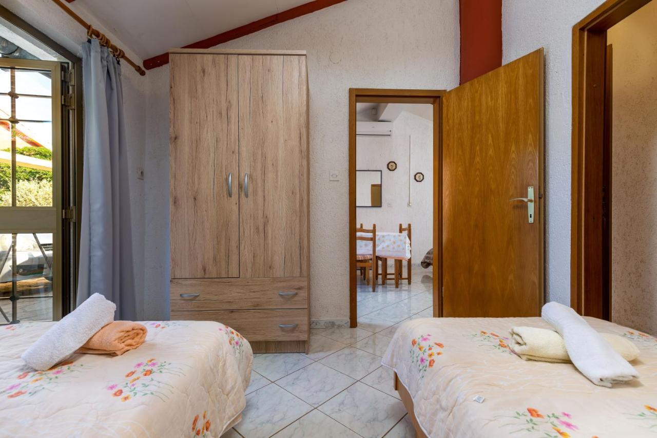 Apartments And Room Pergola Rovinj Exterior foto
