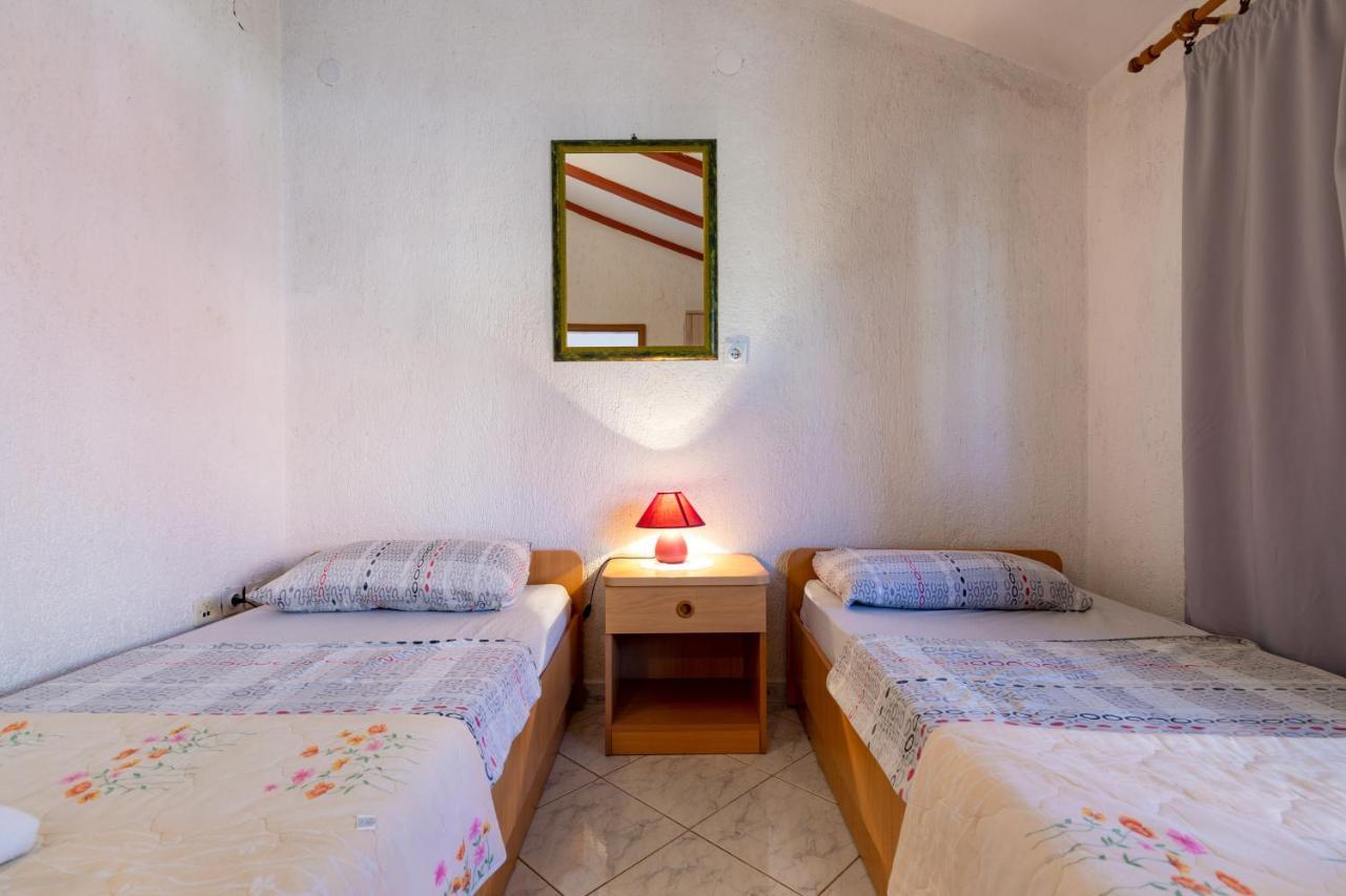 Apartments And Room Pergola Rovinj Exterior foto