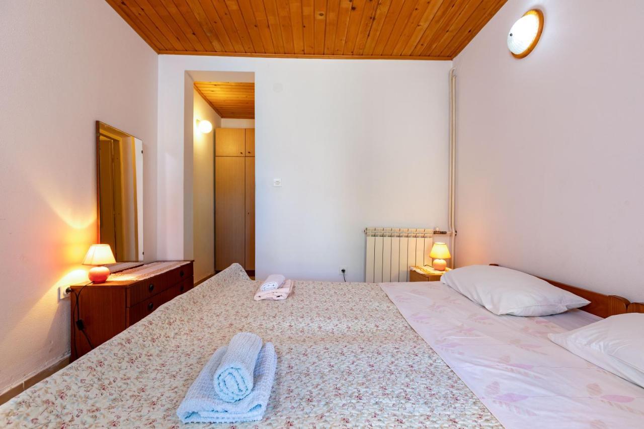 Apartments And Room Pergola Rovinj Exterior foto