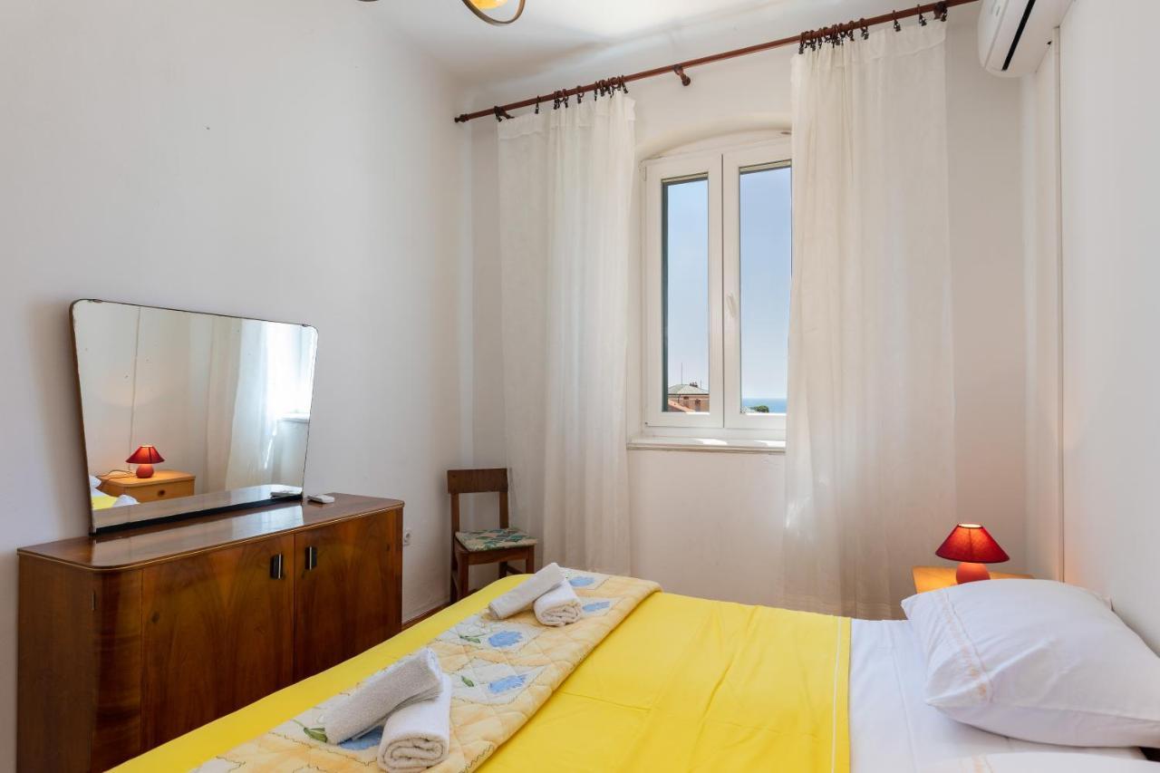 Apartments And Room Pergola Rovinj Exterior foto