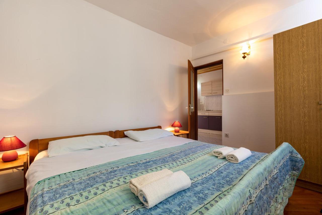 Apartments And Room Pergola Rovinj Exterior foto